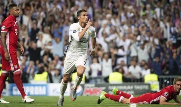  拜仁慕尼黑刷新纪录，单季联赛进球破百  