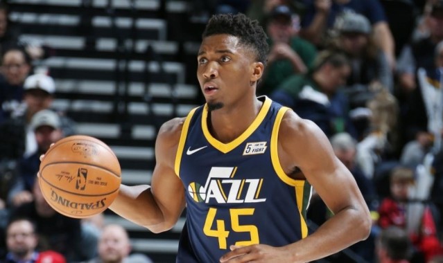  爵士重建交易送走米切尔至骑士  