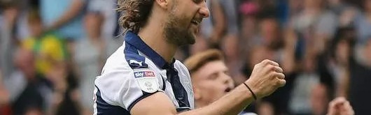  里昂锋线全面开花五比一横扫斯特拉斯堡