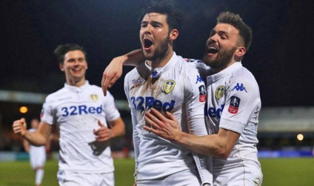  西汉姆联主场围攻未果憾平状态火热的阿斯顿维拉