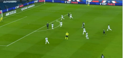  巴黎圣日耳曼主场大胜领跑积分榜  