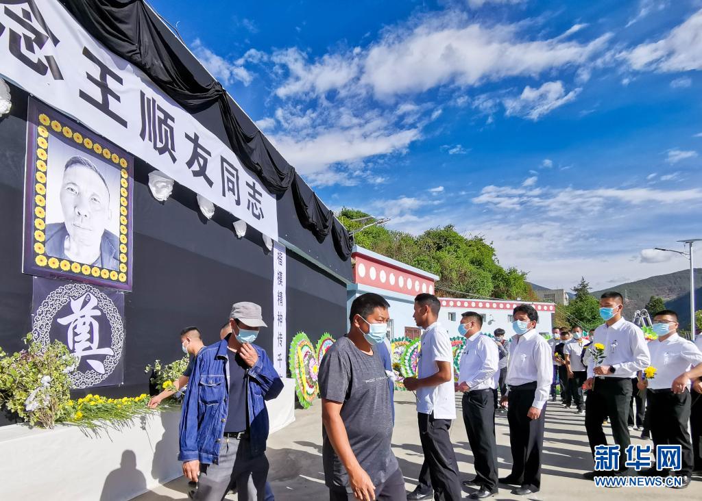  罗马中场大脑重伤赛季报销牵动人心  